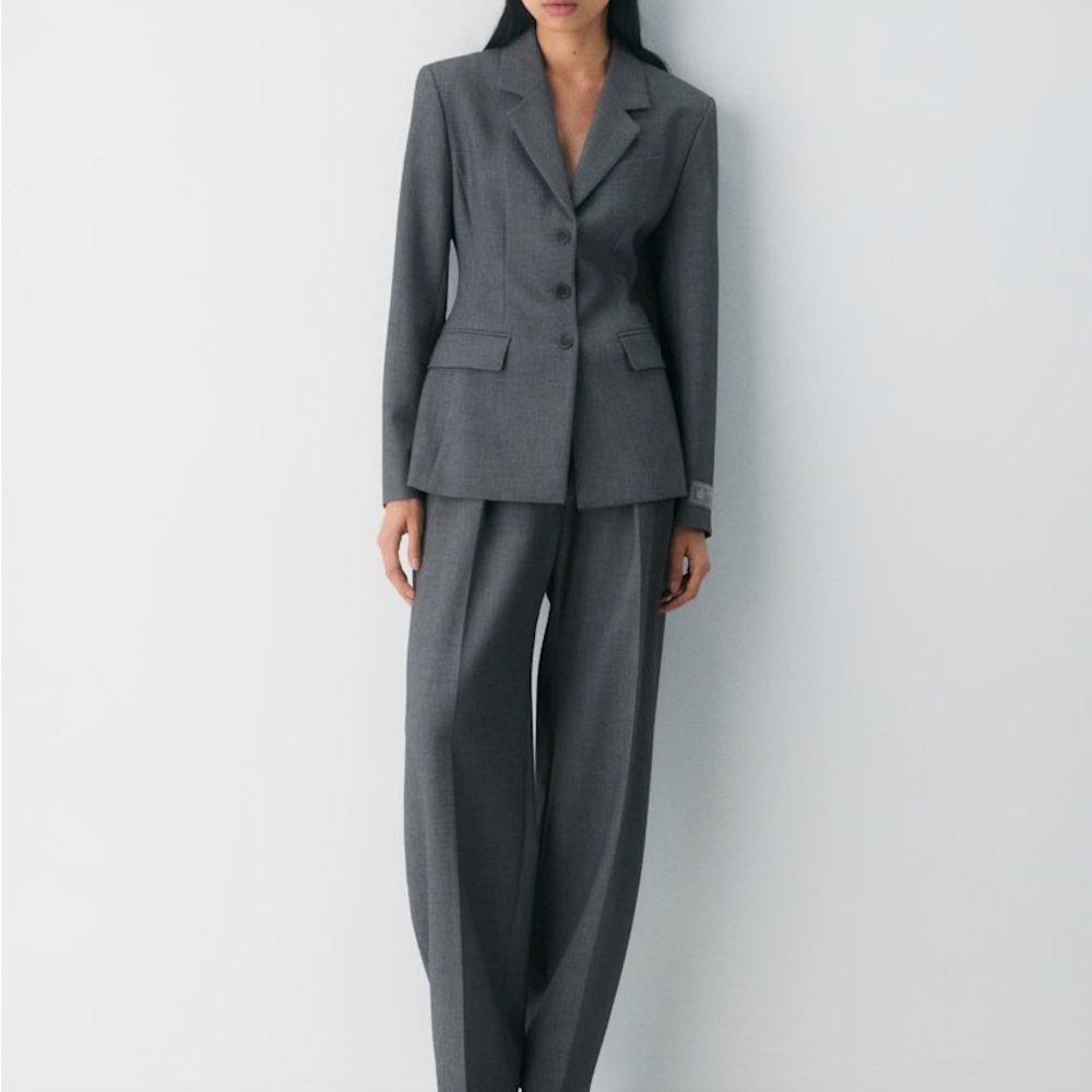 Aritzia Babaton Heather Charcoal Standout blazer